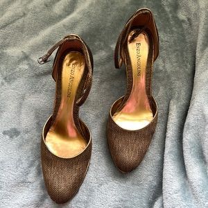 Enzo. Angiolini pump heel size 6.5 gold